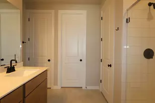 635 Clarissa St, Buda, TX 78610 - Photo 10