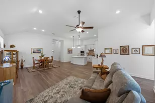 602 Jefferson Dr, Kyle, TX 78640 - Photo 6