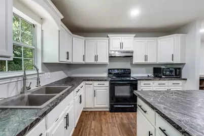 417 N Blanco Street, Lockhart, TX 78644 - Photo 8