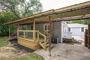 417 N Blanco St, Lockhart, TX 78644 - Photo 28