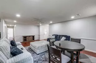 417 N Blanco St, Lockhart, TX 78644 - Photo 4