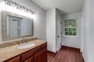 417 N Blanco St, Lockhart, TX 78644 - Photo 10