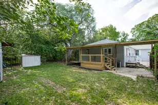 417 N Blanco St, Lockhart, TX 78644 - Photo 26