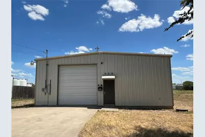 408 E 2nd Street, Taylor, TX 76574 - Photo 1