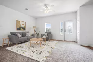 826 Savannah Cove, Elgin, TX 78621 - Photo 2