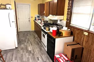 705 E Umlang St, Thorndale, TX 76577 - Photo 2