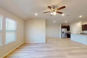 140 Little Grn Trl, Jarrell, TX 76537 - Photo 10