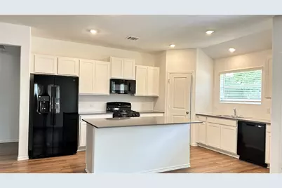 155 Crawford, Kyle, TX 78640 - Photo 4