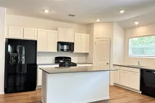 155 Crawford, Kyle, TX 78640 - Photo 4