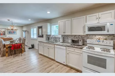 215 E McGee Trail, Kingsland, TX 78639 - Photo 10