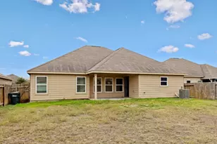 1204 Twin Estates Dr, Kyle, TX 78640 - Photo 24