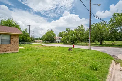 601 Martin Luther King Boulevard, Cameron, TX 76520 - Photo 2