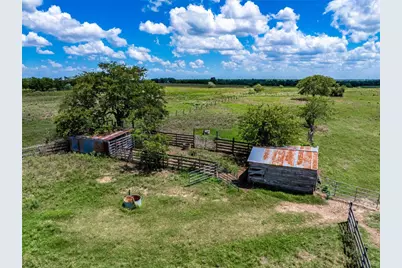 1466 County Road 253, Weimar, TX 78962 - Photo 4