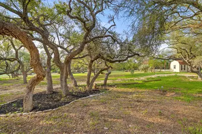 999 Enchanted Oaks Drive, Driftwood, TX 78619 - Photo 34