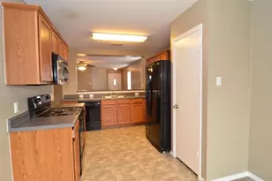 806 Municipal Dr, Leander, TX 78641 - Photo 10