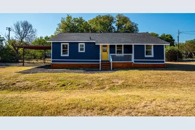 1819 Pecan Street, Bastrop, TX 78602 - Photo 2
