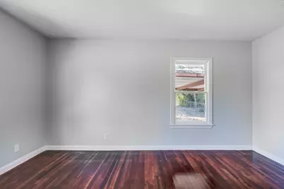 1819 Pecan Street, Bastrop, TX 78602 - Photo 16