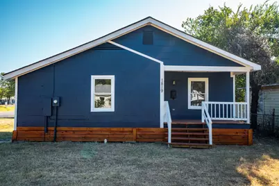 1819 Pecan Street, Bastrop, TX 78602 - Photo 4