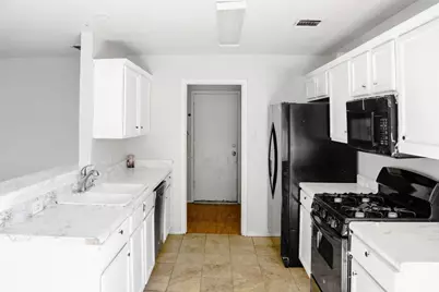 15224 Sarahs Creek Drive, Pflugerville, TX 78660 - Photo 8