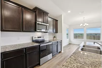 117 Break Avenue, Taylor, TX 76574 - Photo 14