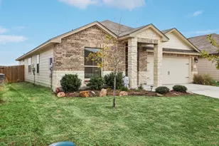 117 Break Ave, Taylor, TX 76574 - Photo 2