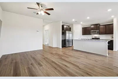 117 Break Avenue, Taylor, TX 76574 - Photo 6