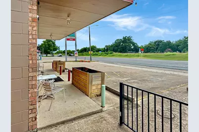 303 S Commerce Street, Granger, TX 76530 - Photo 4