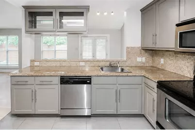 1302 Danbury Square #A, Austin, TX 78723 - Photo 4