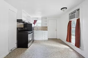 806 W 32nd St, Austin, TX 78705 - Photo 2