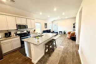 413 Abbey Ln, Lockhart, TX 78644 - Photo 4