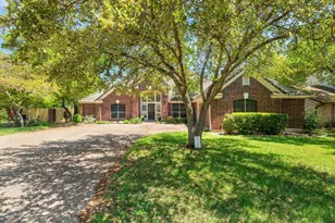 209 El Rio Dr, Lakeway, TX 78734 - Photo 2