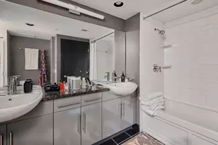 300 Bowie St, Austin, TX 78703 - Photo 16