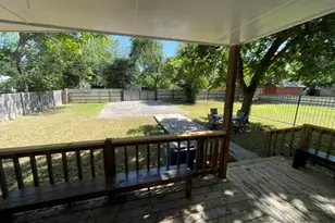 1500 E 2nd St, Austin, TX 78702 - Photo 10