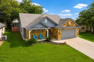 208 Cailin Ct, Burnet, TX 78611 - Photo 2