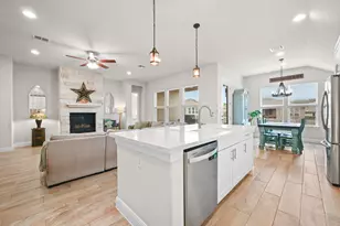 228 Helena Ln, Kyle, TX 78640 - Photo 8