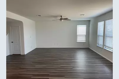 717 Bailey Park Drive, Jarrell, TX 76537 - Photo 2