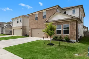 1011 Round Bale Rd, Hutto, TX 78634 - Photo 4