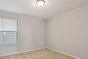 14111 Macquarie Dr, Pflugerville, TX 78660 - Photo 4