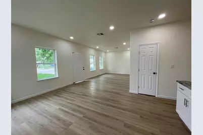 610 Pecan Valley Drive, San Antonio, TX 78220 - Photo 4