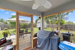 102 Esparza Ct, Hutto, TX 78634 - Photo 22