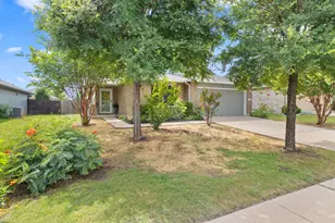 102 Esparza Ct, Hutto, TX 78634 - Photo 2