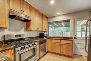 9913 Oak Hollow Dr, Austin, TX 78758 - Photo 16