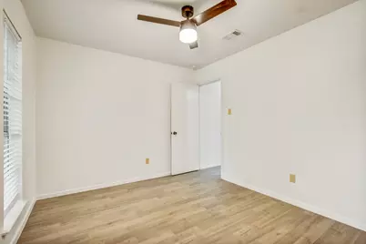 9913 Oak Hollow Drive, Austin, TX 78758 - Photo 26