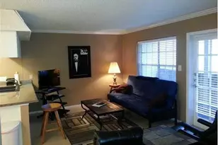 910 Duncan Ln, Austin, TX 78705 - Photo 2