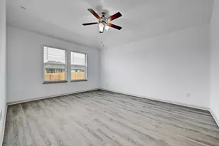 132 Sweetwater Crk Ln, Hutto, TX 78634 - Photo 14