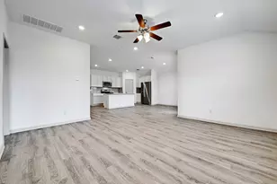 132 Sweetwater Crk Ln, Hutto, TX 78634 - Photo 4