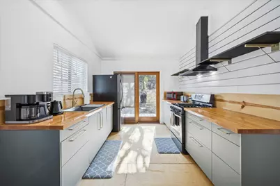 213 Lessin Lane, Austin, TX 78704 - Photo 8