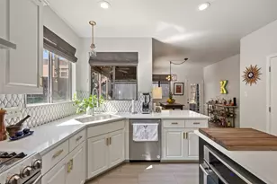 5601 Barker Ridge Dr, Austin, TX 78759 - Photo 10