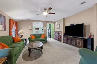 102 Camellia Dr, Hutto, TX 78634 - Photo 8