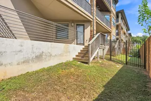 6533 E Hill Dr, Austin, TX 78731 - Photo 2